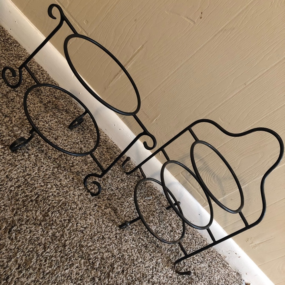 Serving plates holders